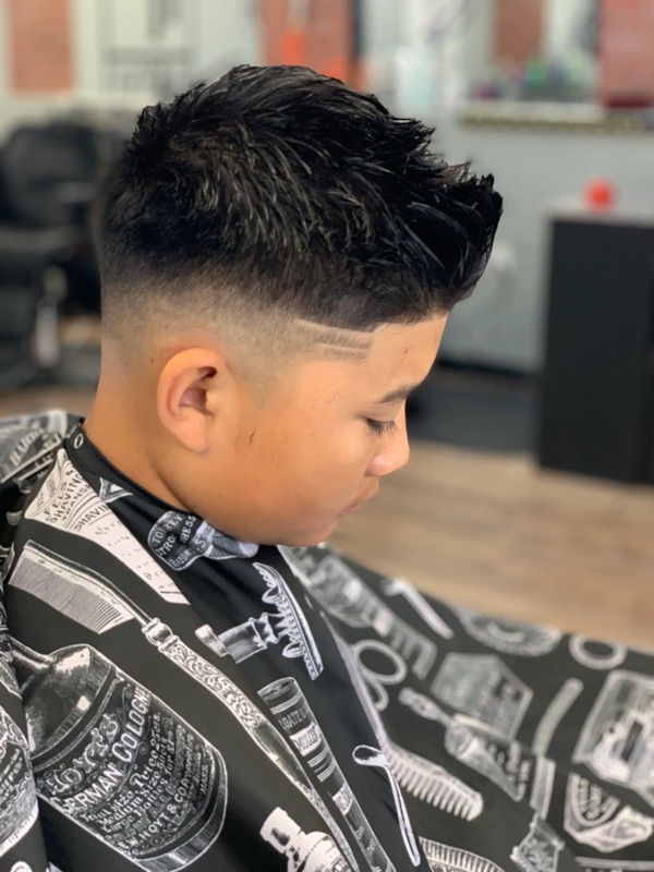 Textured spikes with line design